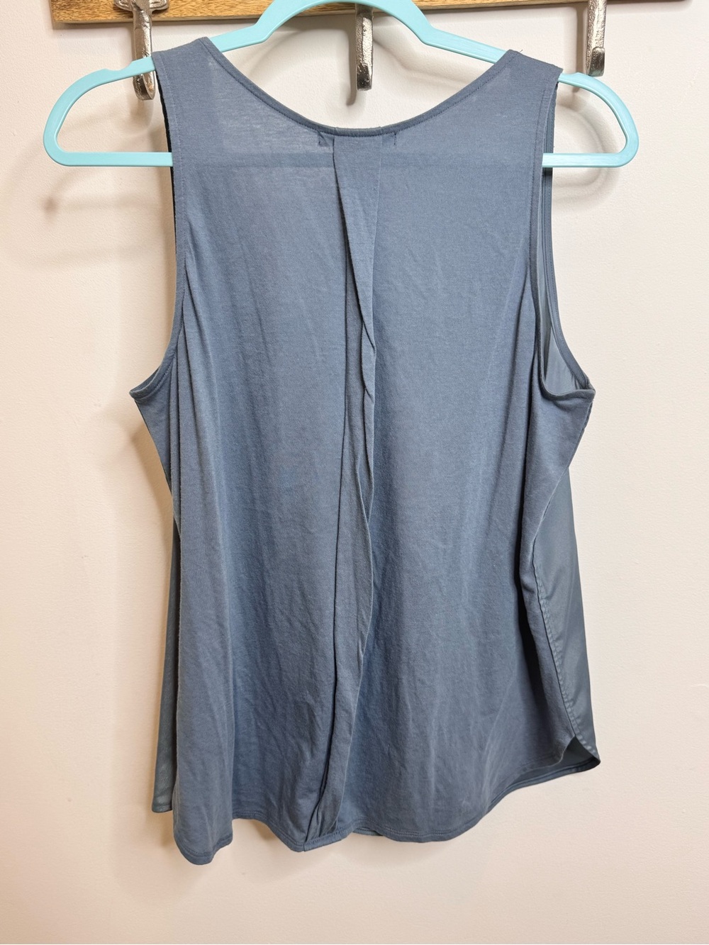 Banana Republic Women's blue Sleeveless Tank Top - Picture 2 of 3